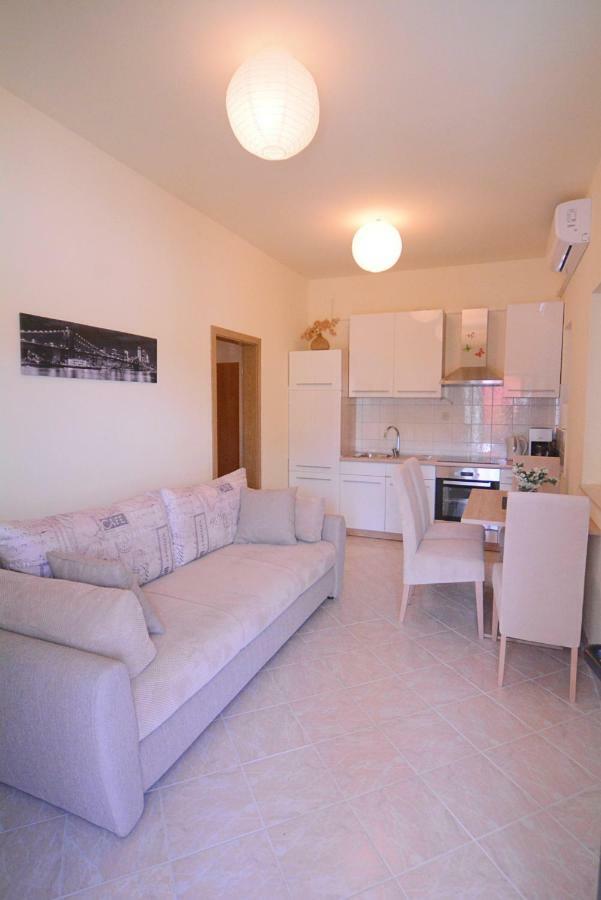 Arija Apartment Билице Екстериор снимка